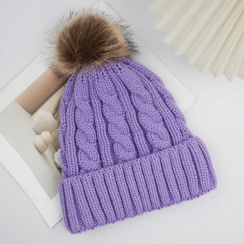 Autumn Winter Twisted Gray Ball Yarn Knitted Hat New Fashionable Warm Versatile Ear Protection Yarn Hat H251020