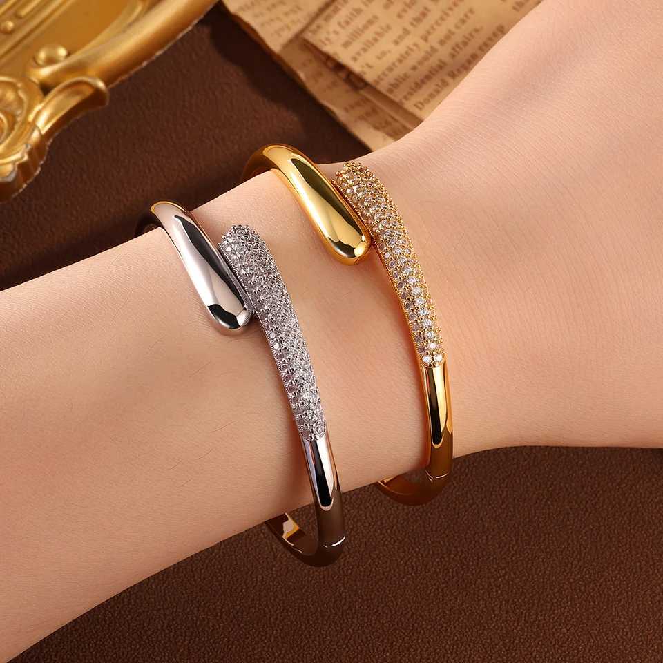 Yupsk New Niche Design Microintact Zircon Water Drop Open Bracelet for Women 18K Gold Plated Wedding Party Jewelry J251021