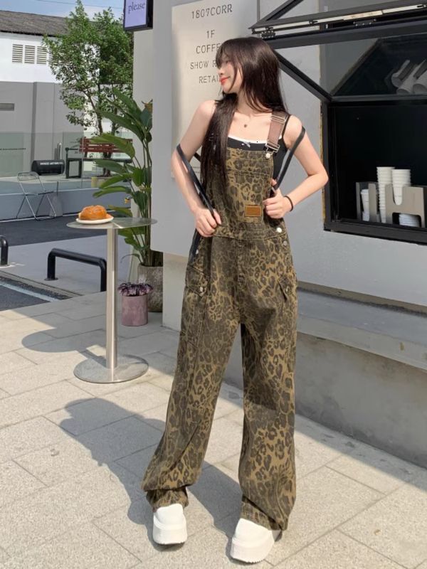 2025 American high street leopard print new autumn and winter printed denim workwear for women, luxury designer straight leg wide leg pleated jumpsuit