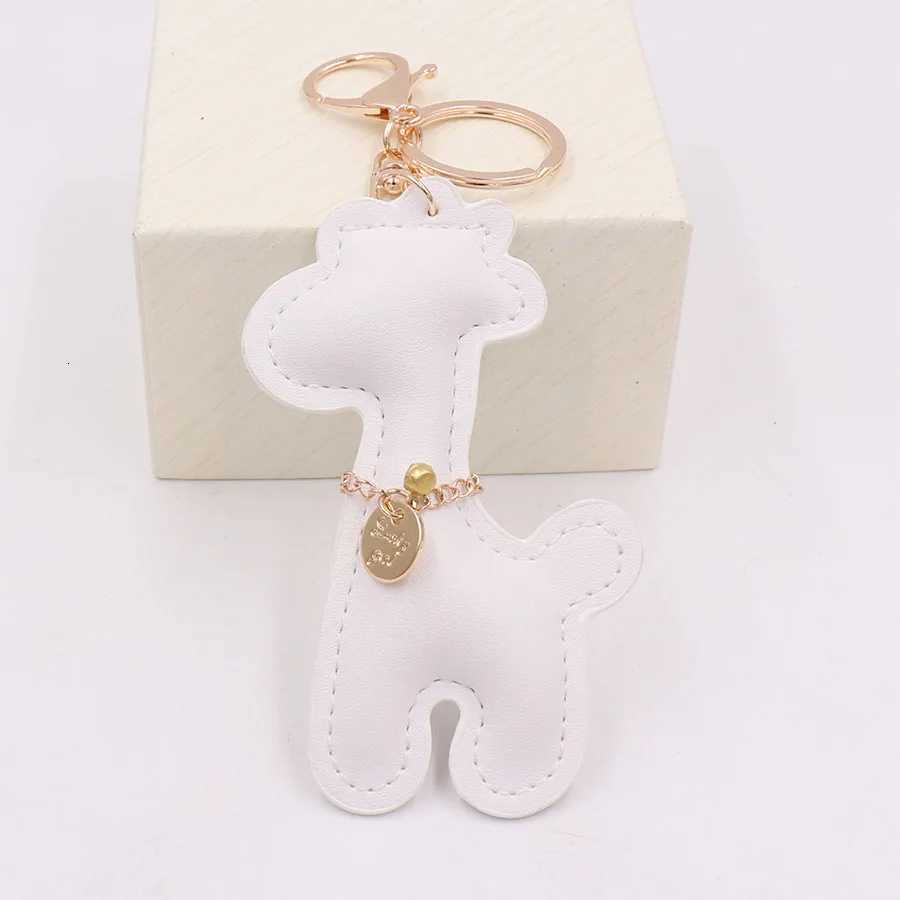 Fashion Leather Giraffe Keychain Cute Animal Pendant Women Couple Car Backpack Key Chain Charm Jewelry Gift W251021