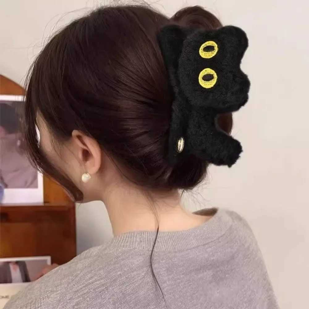 1pc multicolor womens and girls autumn and winter plush threedimensional cat large size cute clip shark clip hair clawW254021