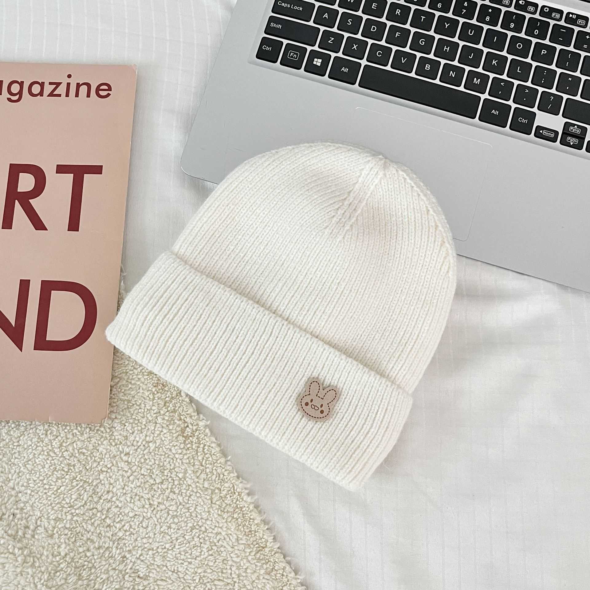 Style Cute Rabbit Label Knitted Hat for Women Fleecelined Thickened Wool Hat with Letter Label Unisex H251020