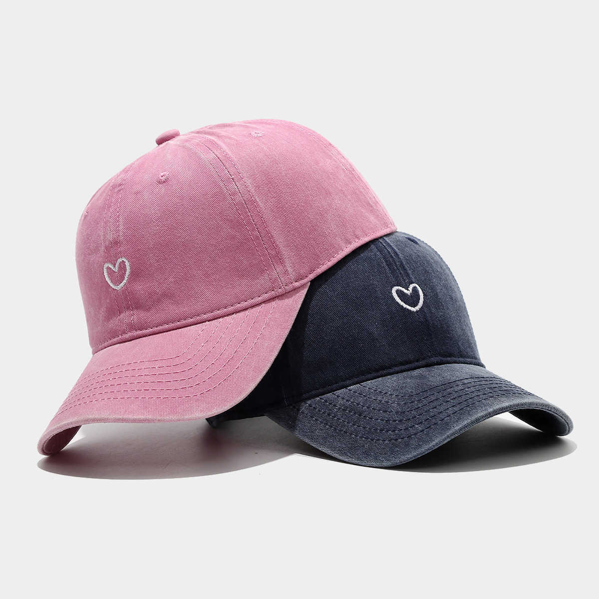 Artistic Small Heart Embroidery Soft Top Fashion Baseball Cap for Women Summer Outdoor Simple Washed Baseball Cap for Men Autumn H251020