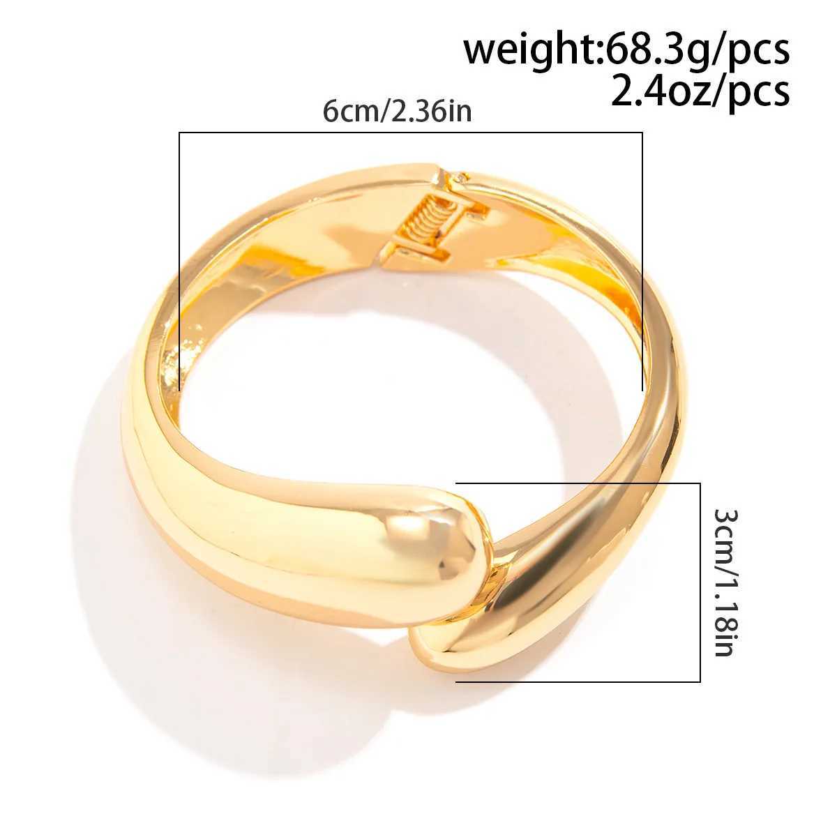 Luxury Trendy Gold Color Heavy Metal Bangles for Women Exaggerated Punk Irregular Geometric Bracelet Party Banquet Jewelry New J251021