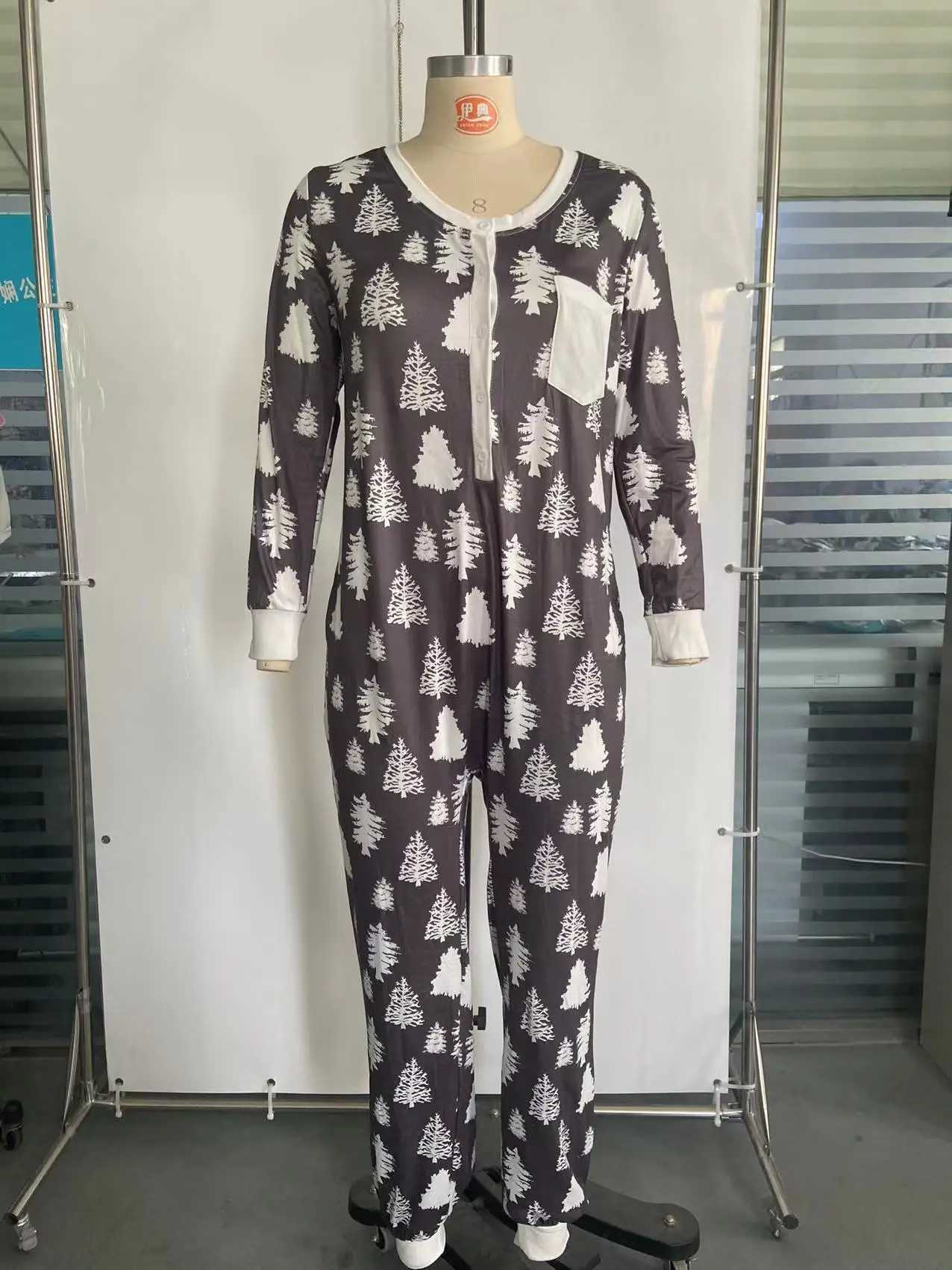 Xmas Wear Family Matching Pajama Set Dad Short Sleeve TopPants Kids Christmas Tree Print 2 Pieces Suit Mom Baby Romper Thin Pjs L2510212SZF