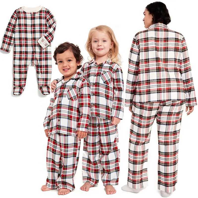 New Year Family Clothes 2025 Fahion Plaid Cotton Baby Romper Dad Mom Kids Family Matching Pajamas Set Sleepwear Home Loungewear L2510218XMZ