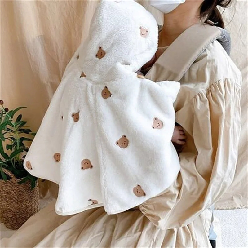 Winter Baby Hooded Cloak Girl Coat Infant Outfit Windproof Coral Velvet Blankets for born Embroidered Clothes 251018