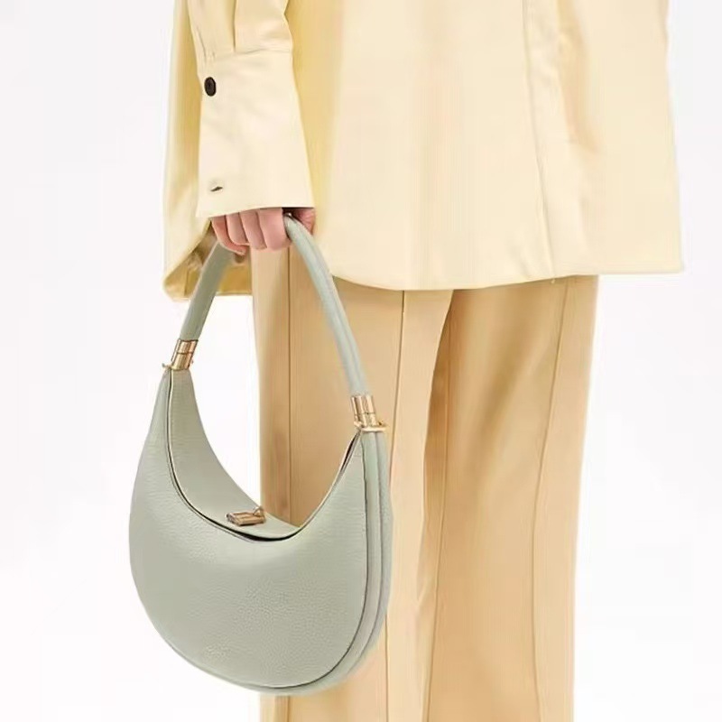 Simple and Fashionable Crescent-shaped Bag Perfect for Commuting Shoulder and Armpit Bag