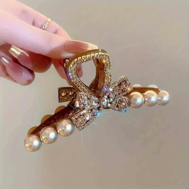 Elegant rhinestone and imitation pearl bow hair clip Womens fashionable resin hair accessory suitable for casual wearW254021