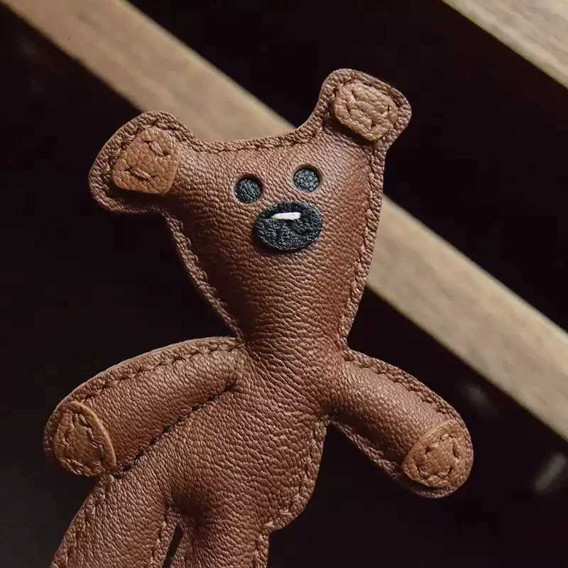 Handstitched Cute Bear Leather Car Pendant Luxury Bean Bear Keychain Pendant Bag Hanging Decoration Simple Female Gift W251021