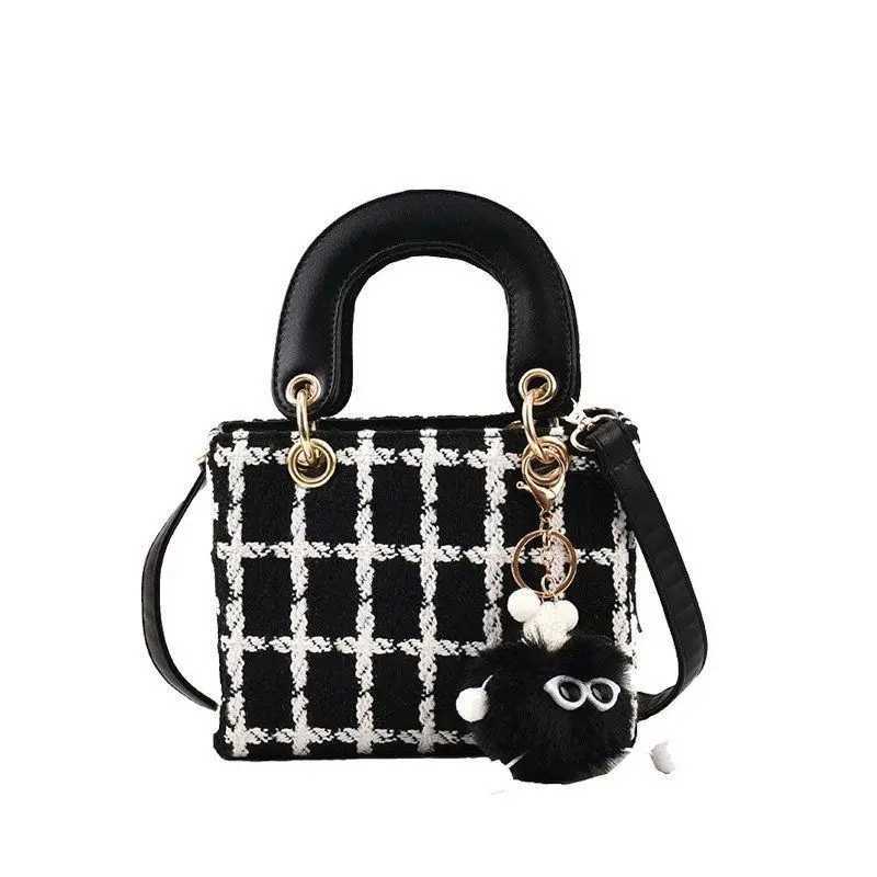 New advanced bag woolen cloth 2025 new niche design Crossbody bag online celebrity explosions Joker portable Diana handbagXJ251021