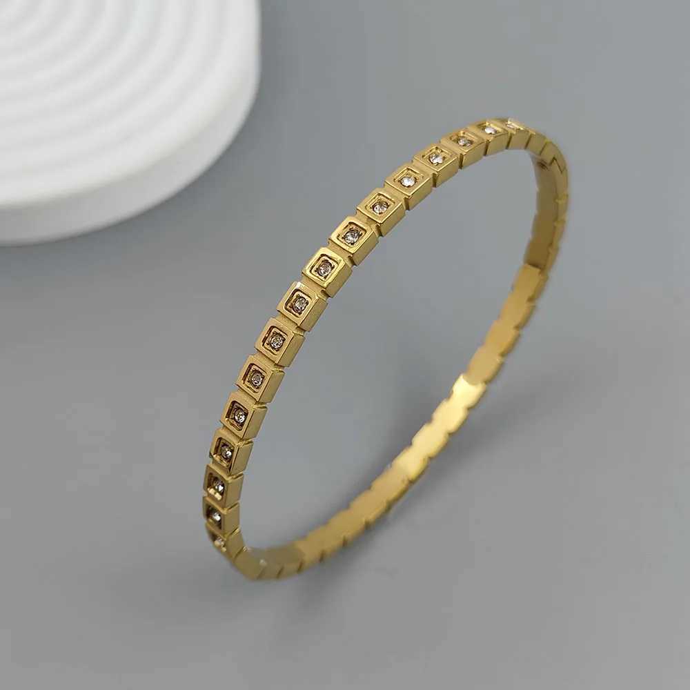 Classic square zircon goldplated stainless steel bracelet 18K high quality waterproof couple bracelet wife gift J251021