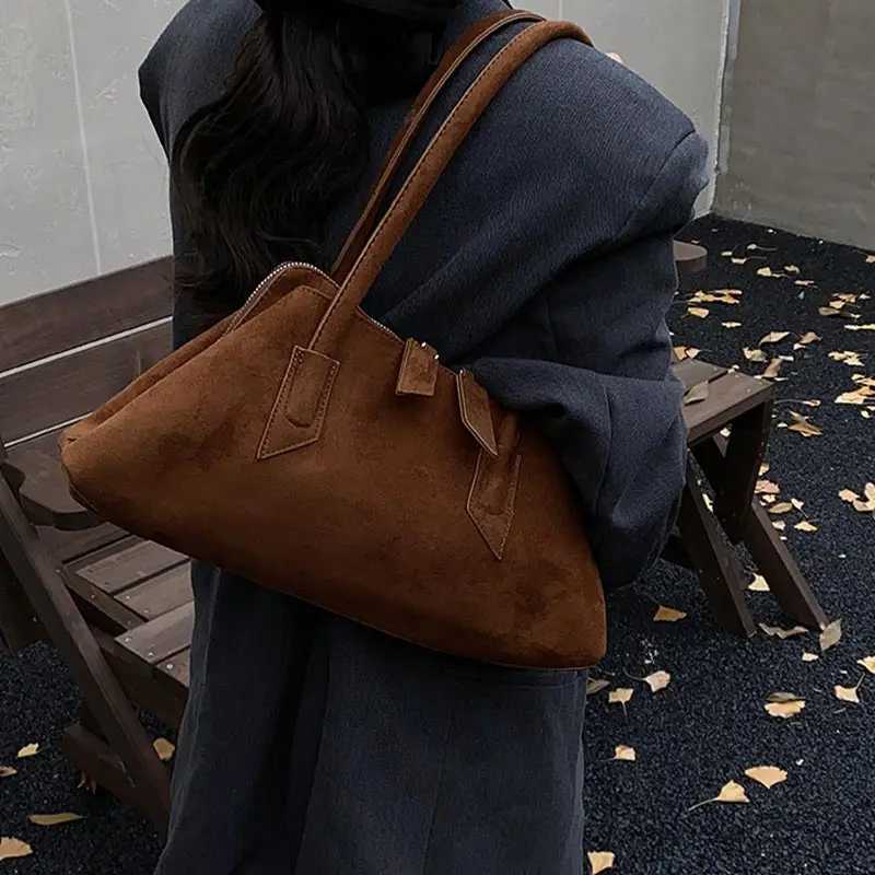 Wens Irregar Suede Shell Handbagbrand Design Large Capacity Frosted Shopping Bagmtilayer Storage Travel Shoder Bag Y251021