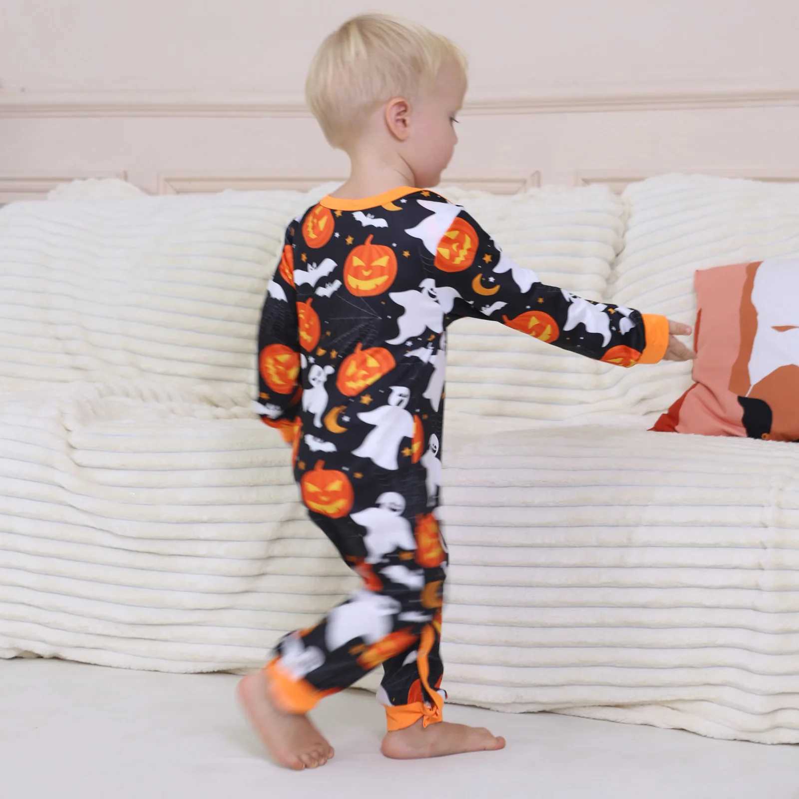 2025 Halloween Pajamas Family Matching Clothes Mother Kids Baby Pyjamas Set Look Sleepwear Mother And Daughter Father Son Outfit L2510216FLV