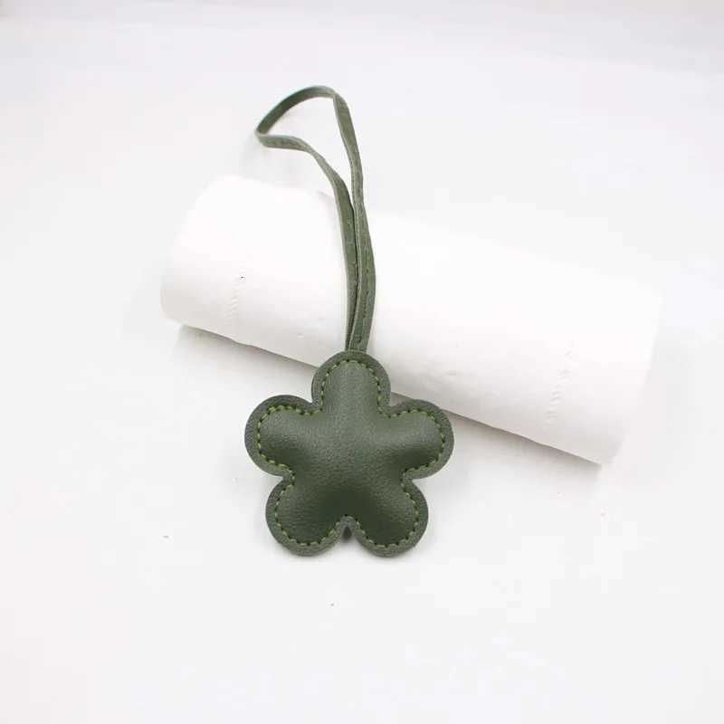 Lovely PU Leather Flower Keychain Cartoon Fashion Hanger 8 Colors Car Keyring Bag Pendant Women W251021