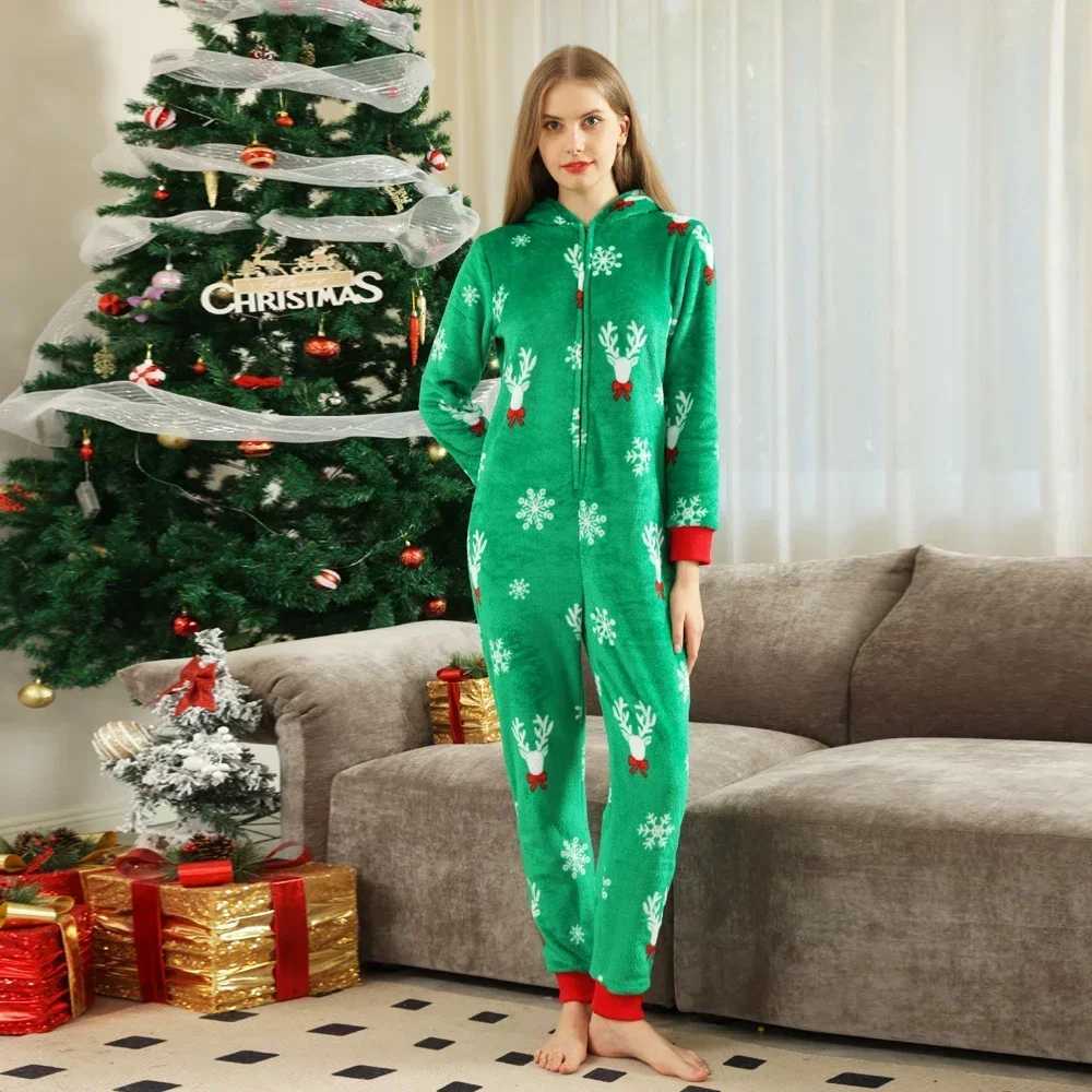 Christmas 2025 Mom Daughter Dad Son Matching Clothes Flannel Onesies Green OnePiece Suit Zipper Hooded Romper Warm Thick Pyjama L2510219A8Z