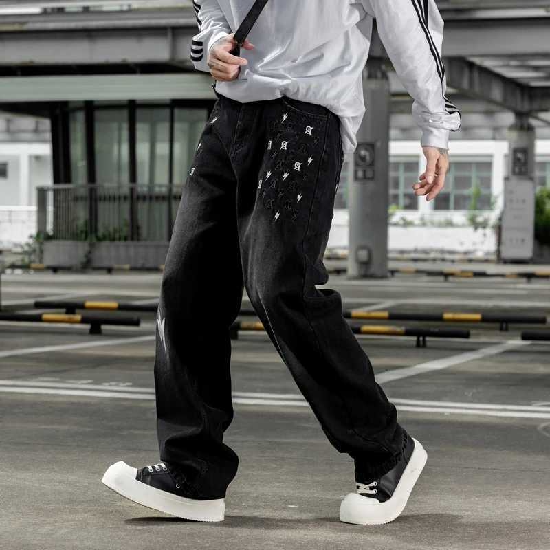 YY18051 New American high street fashion brand loose straight tube lightning embroidery craft washed denim jeans for men W251021