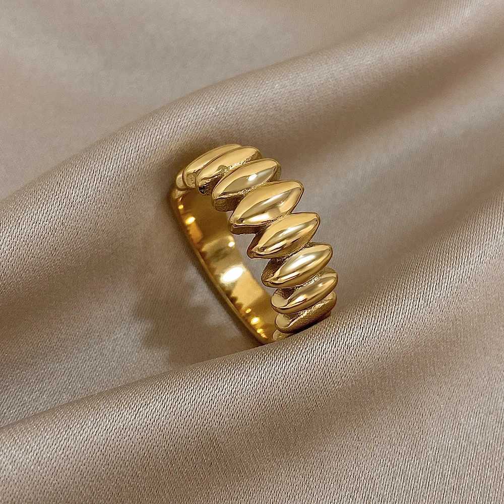 Unique Design Teardrop Beaded Stainless Steel Bracelet for Women Glossy 18K Gold Plated Smooth Bracelets Ring Waterproof Jewelry J251021