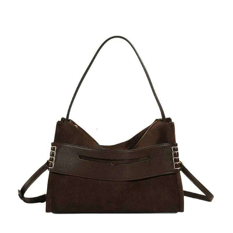 2025 Retro Light Premium Classic Matte Leather Design Feeling Large Capacity Shoulder Portable Commuter Bag