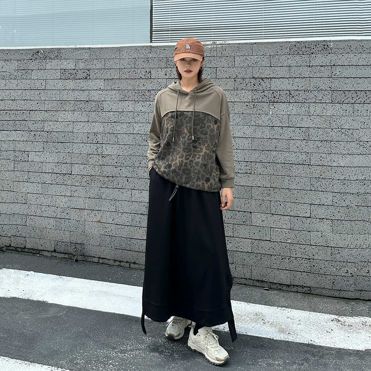 2025 American retro patch leopard print designer sportswear for women's new autumn loose and versatile new autumn and winter casual fashion luxur