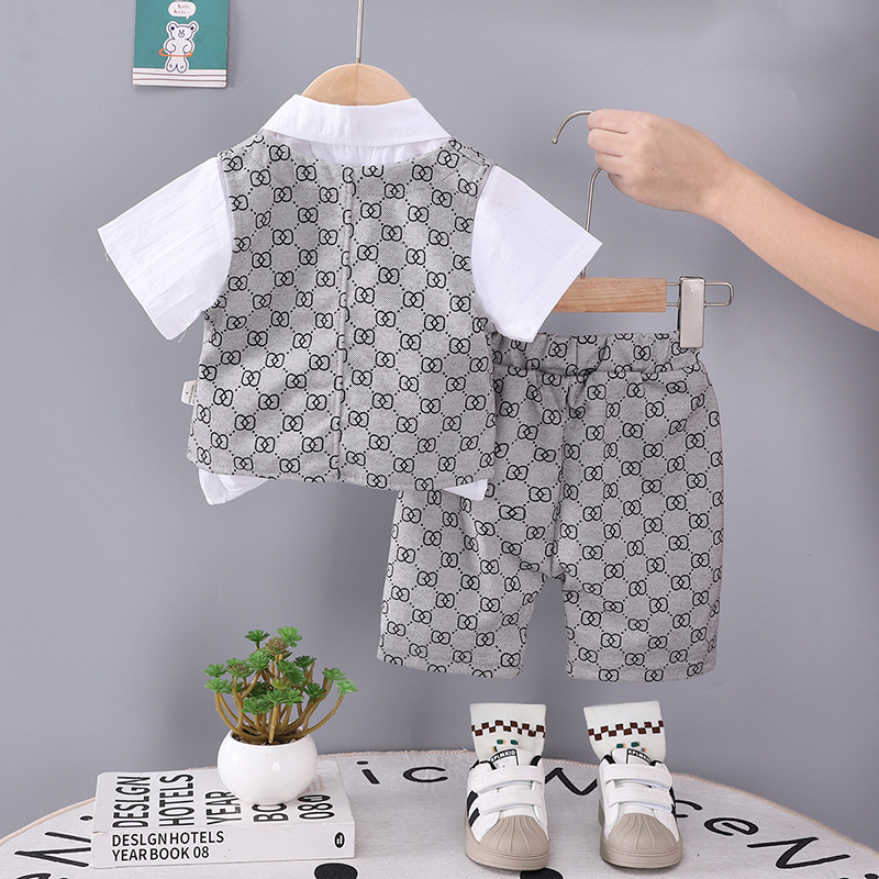 Free Shipping 2025 Luxury Kids 3-Piece Set 2025 Korean Fashion Bow Tie Vest with Letter Print Short Sleeve Premium Childrens Outfit