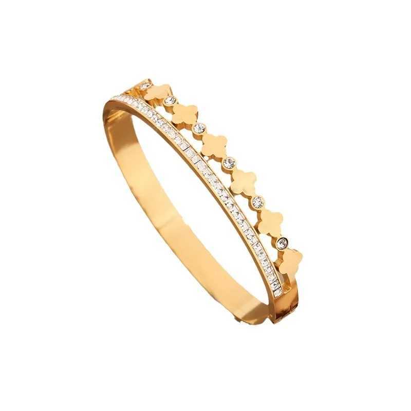 Women Stainless Steel Jewelry Accessory Fashion Zircon Bangles Water Proof Gold Color Cuffs J251021