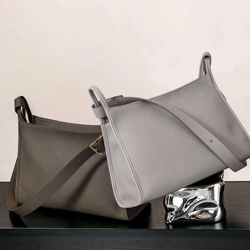 Top Layer Cowhide Women's Armpit New Design Large Capacity Lychee Pattern High-End Simple Commuter Handbag Shoulder Bag 251021