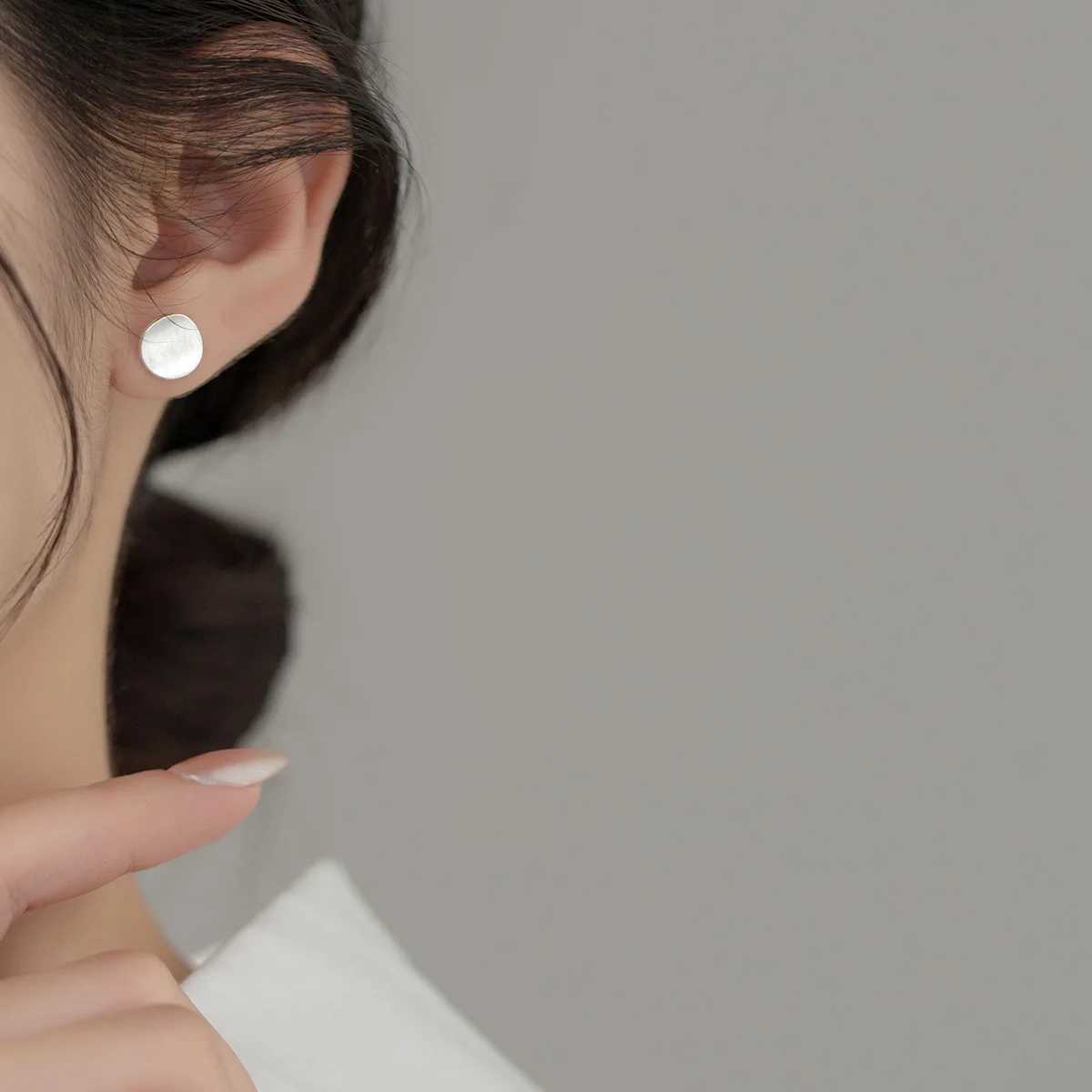 925 Sterling Silver Frosting Round Piercing Stud Earrings For Women Wedding Engagement Jewelry AccESSories J251021