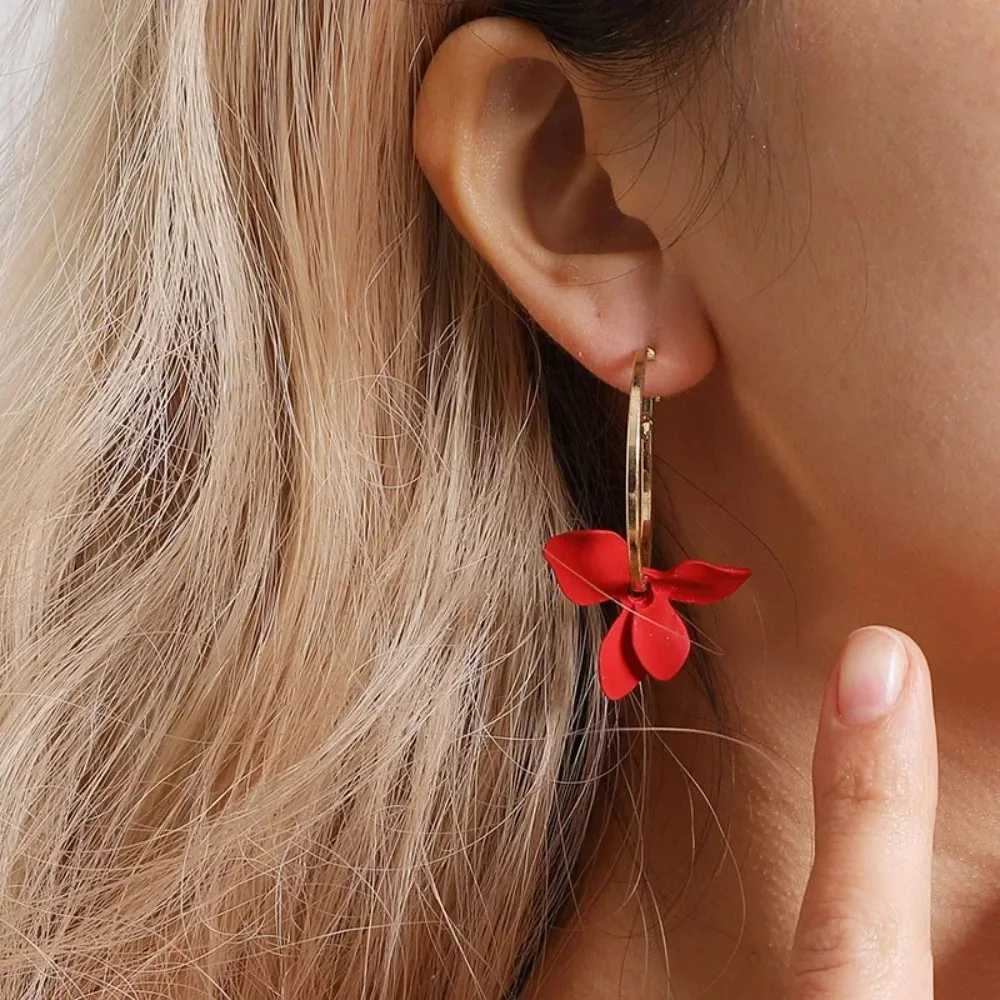 Fashion Flower Women Dangle Earrings Golden Big Circle Three Color Spray Paint Asymmetrical Drops GiftS J251021