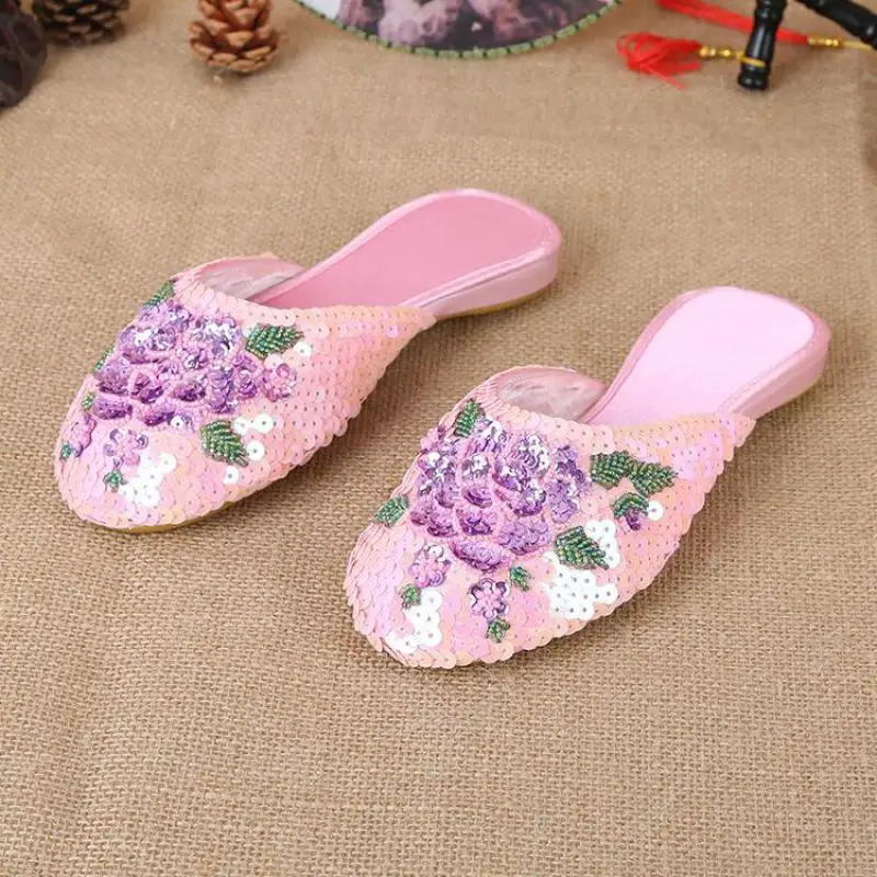 3640 Women Slippers Sequin Embroider Shoes Summer Silk Fabric Flats Flower Closed Toe Soft Sole Nonslip Chinese Style Footwear 251011