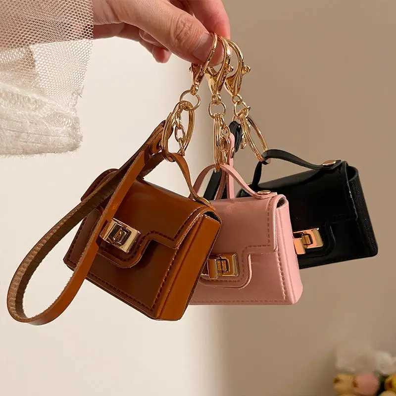 1pc Creative Mini Coin Bag Keychain Money Change Purse Fashion Versatile PU Leather Key Bags Earphone Storage Bag Pendant W251021