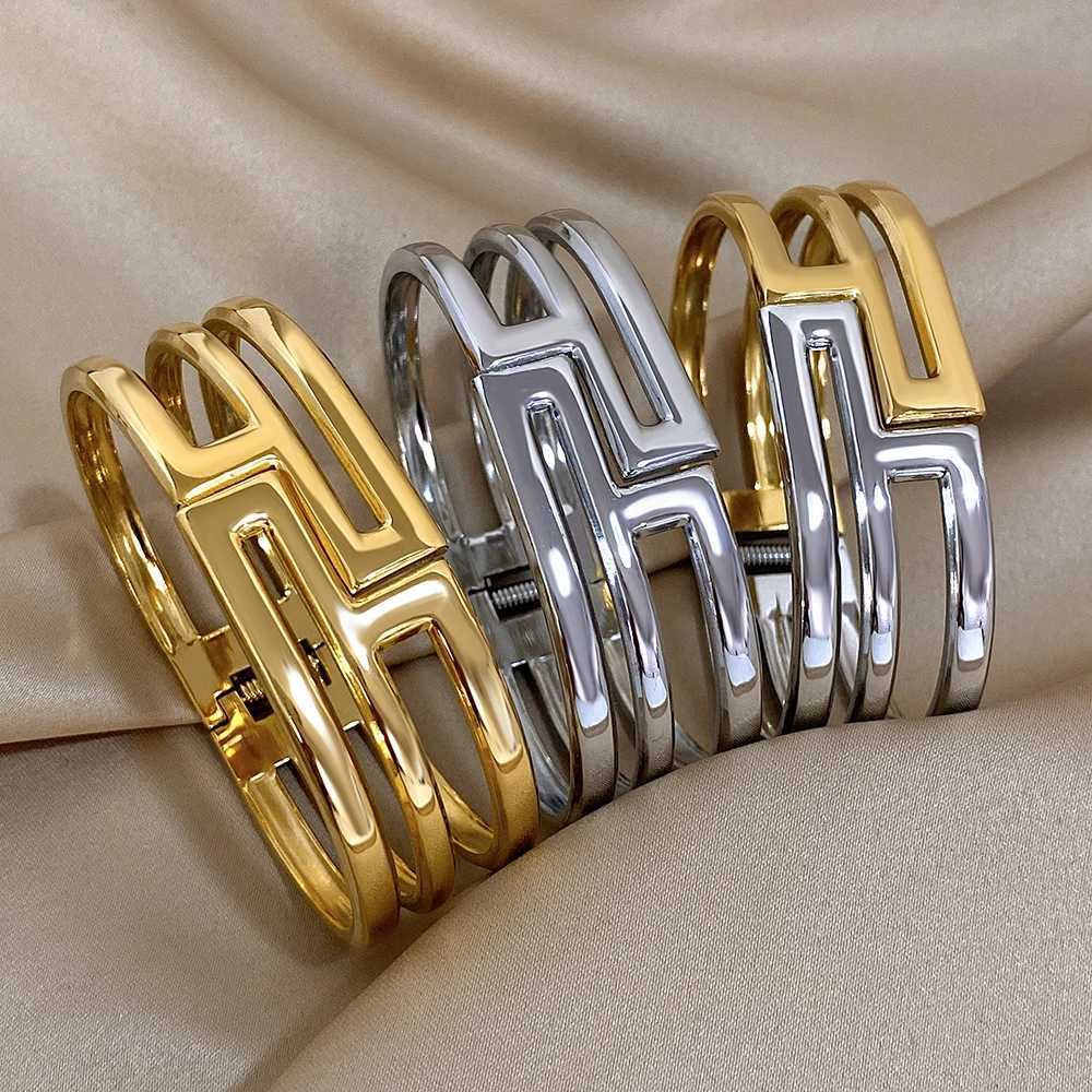 Smooth Hollow Stainless Steel Bangle Bracelets for Women Men Geometry Cuff Bangles Fashion Chunky Waterproof Wide Jewelry Gifts J251021