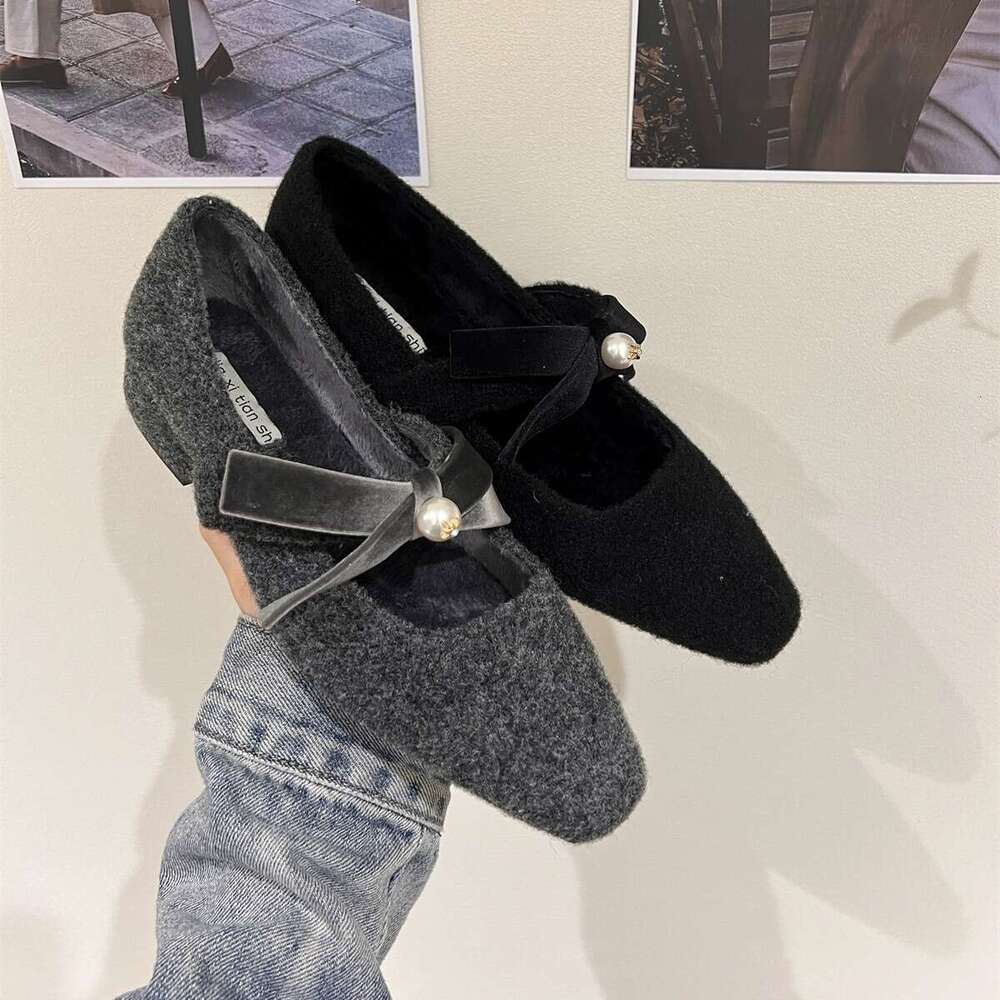French Style Designer Shoe Chunky Heel Gray Women's 2025 Autumn Winter Fleece Lined Mary Jane Fur Single Shoes