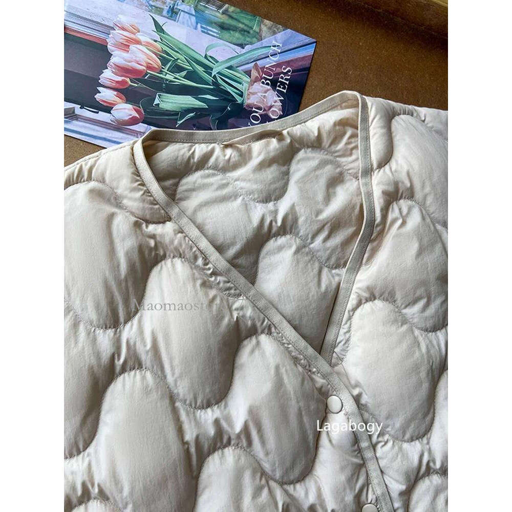 2025 New Autumn Winter Warm Puffer Coat Women Light Thin 90%White Duck Down Jacket Female Short Single Breasted Outwear coats designer women