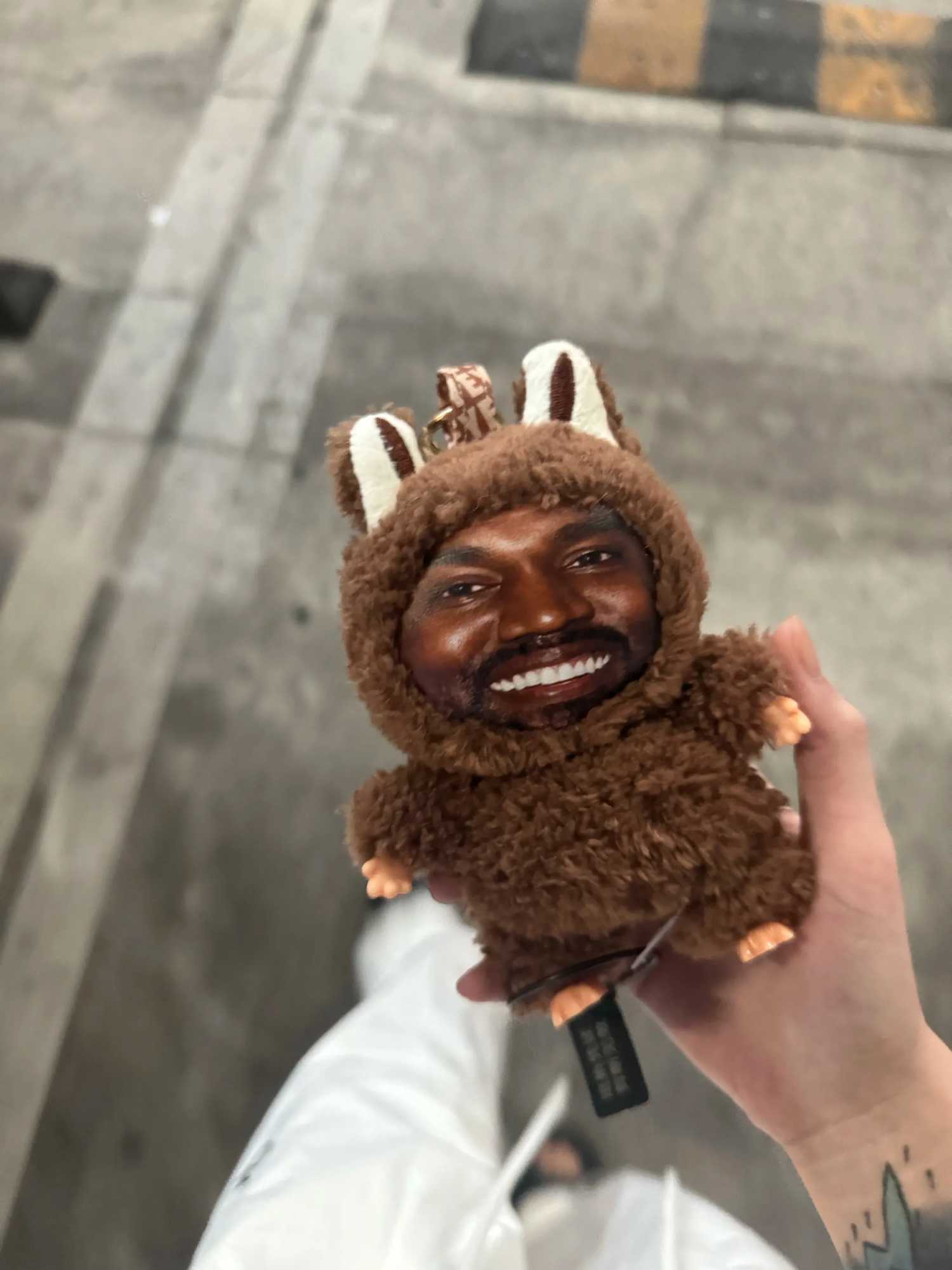 Kanye West Peripheral Products KanyeS Same Layeye Pendant KanyeS Same HipHop Trendy Pendant Trending Decoration Toys Gifts L251021