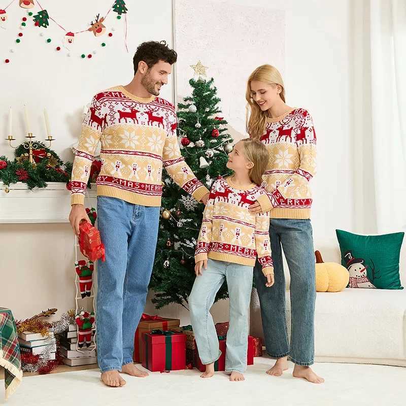 2025 Winter Cartoon Print Mom Dad Kids Matching Outfits Christmas Sweater Full Sleeve Soft Knitwear Cute Jumper Xmas Family Look L251021C3H0
