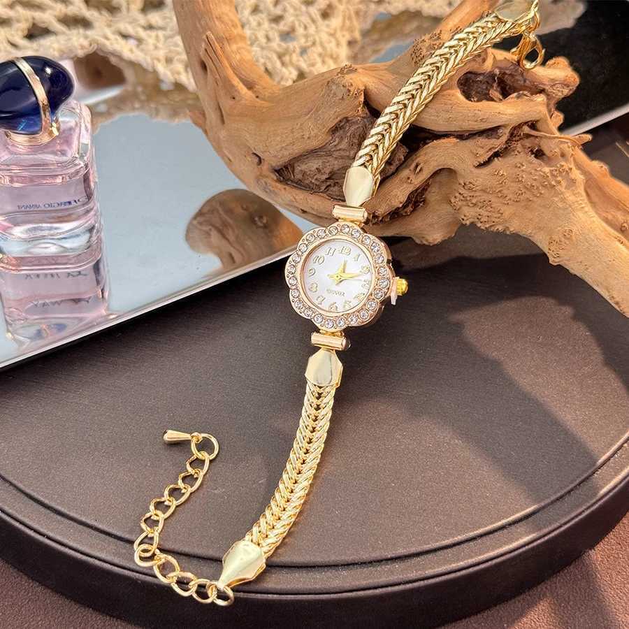 Fashionable Quartz with Embedded Diamond Flower Simple Chain Lobster Clasp Ladies Stylish Versatile BraceletXJ251021