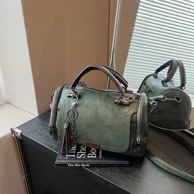 Womens Large Capacity Shoulder Bags Tassel Decor Handbag Fashion Zipper Crossbody Bag With Removable Strap PU leather Z251018