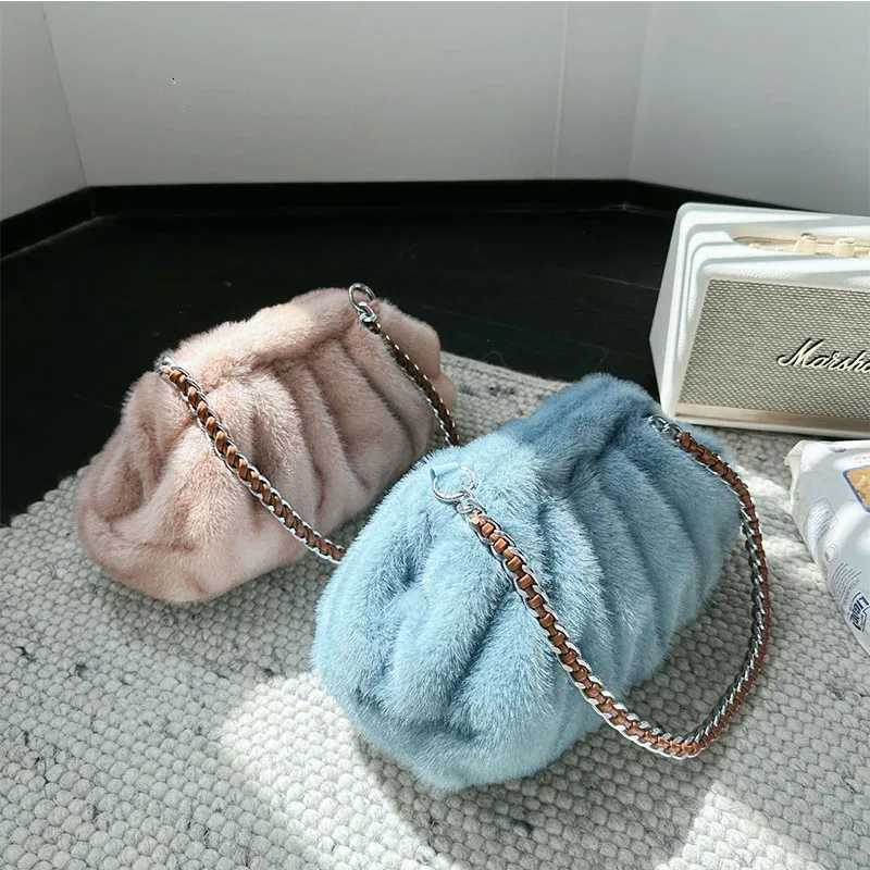 Womens Fur Handbag 2025 New Designer Luxury Bag Imitation Mink Fur Cloud Bag Plush HandbagXJ251021