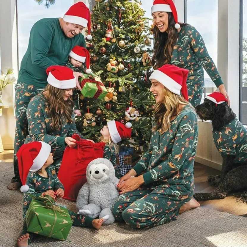 Family Christmas Pajamas Set 2026 New Years Costume Green Allover Print 2 Pieces Suit Homewear BabyDog Romper Xmas Look Pyjama L251021SX4P