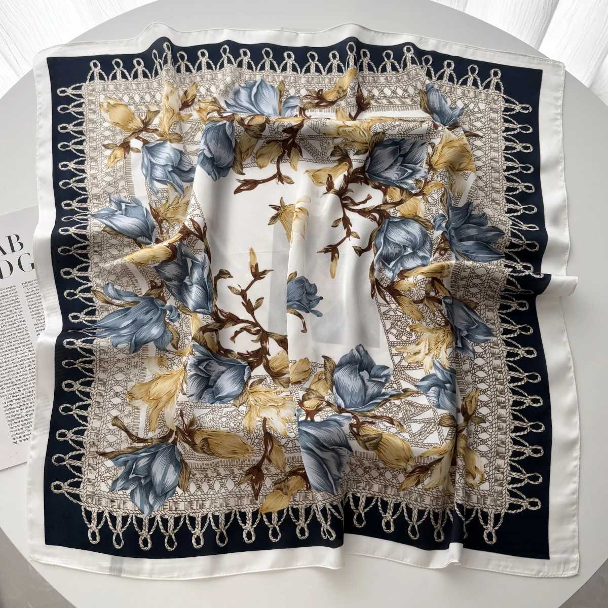 Luxury Silk Square Scarf for Wen Print Kerchi Soft Satin Haiand Hands Bag Ribbons Foard Hijab Neckerchi bandW251021