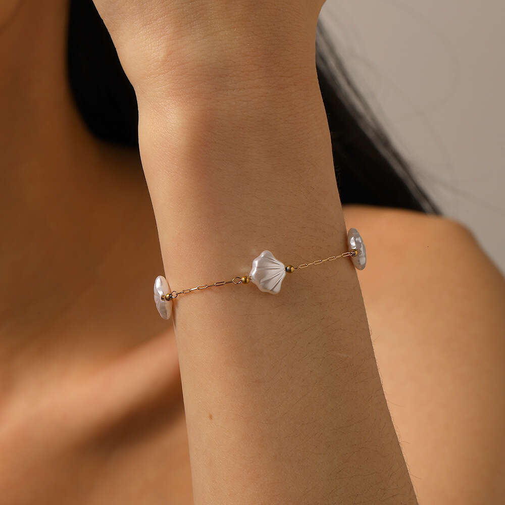 Designer New Stainless Steel Design Shell Bracelet Women Gold Plated Non-Allergenic Non-Fading Fashionable Versatile for Travel Beach in Summer