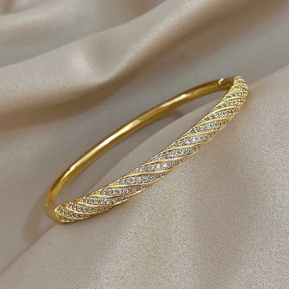 Luxury Twisted Micro Inlaid Zircon Cuff Bracelets for Women Fashion Gold Plated Copper Stacked Bangle Bracelet Jewelry Gifts J251021