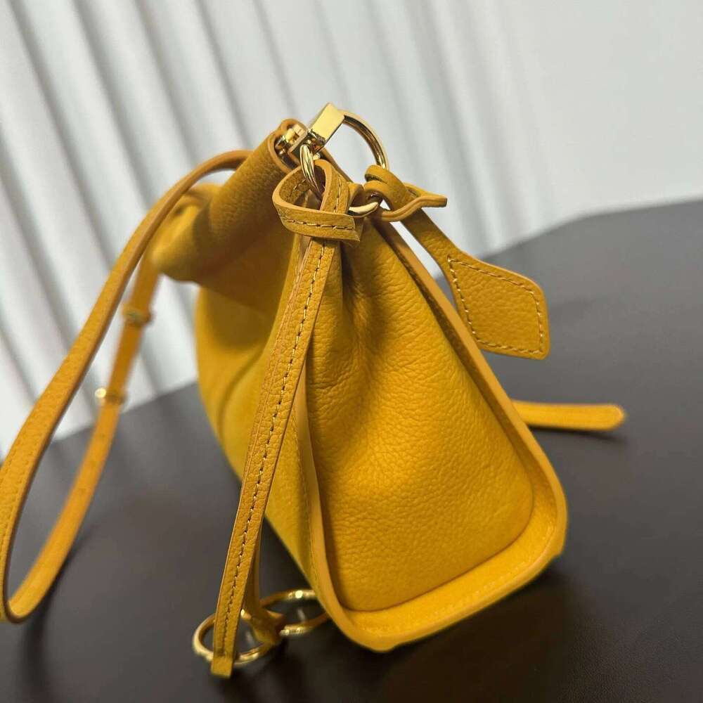 Suede Underarm New Niche Design Frosted Beef Vintage Gold Clip Fashionable Women's One-Shoulder Crossbody Bag 251021
