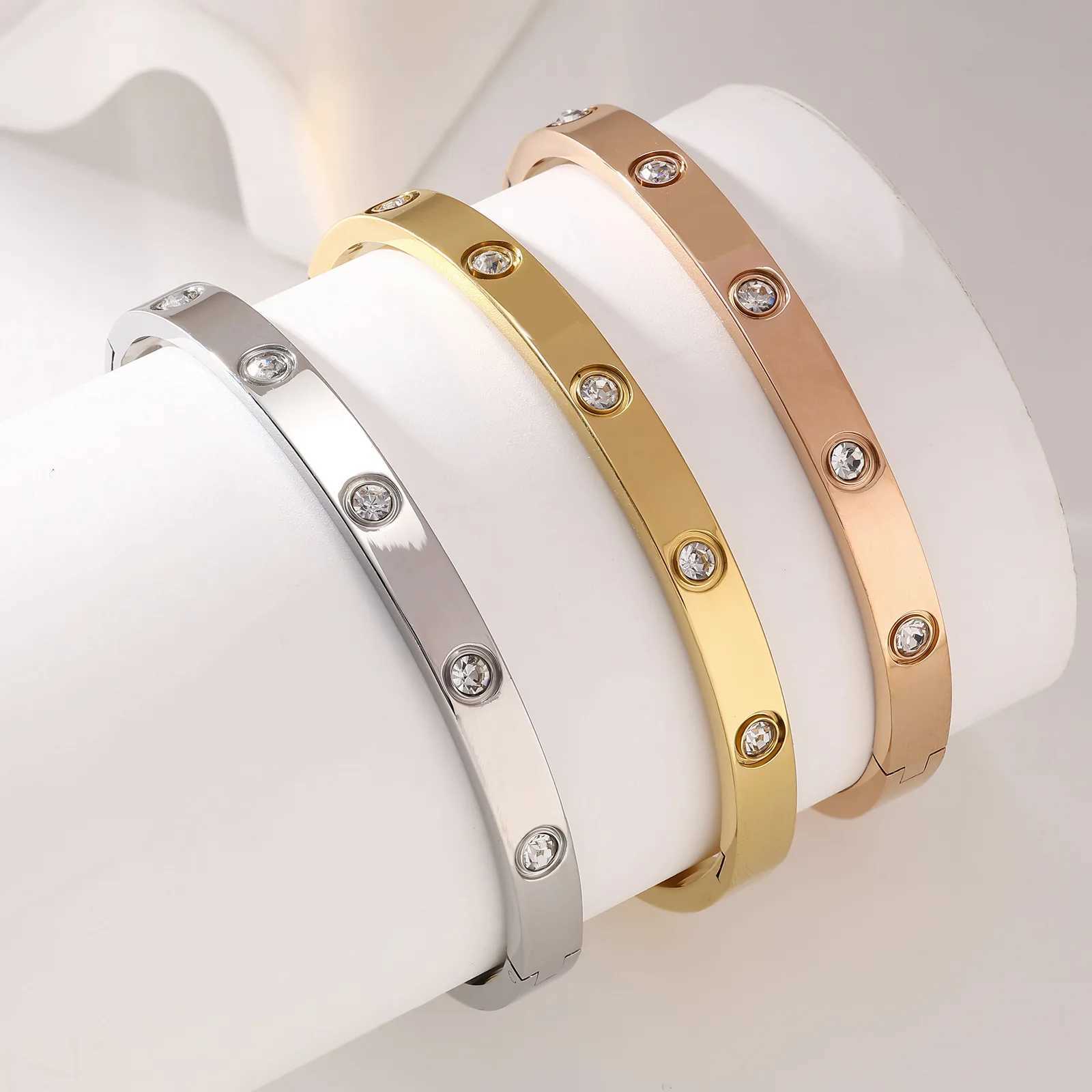 Luxcury Trendy Accessory Choice Shimmering Cubic Zirconia Adorned Bracelet Suitable For Teenage Girls