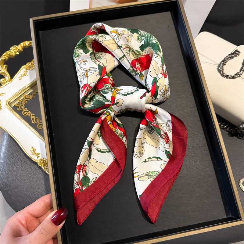 Luxury Print Small Square Scarf Soft Satin Thin Neck Scarf Fashion Sunscreen scarf Wen 70x70cm Neckerchi bandW251021