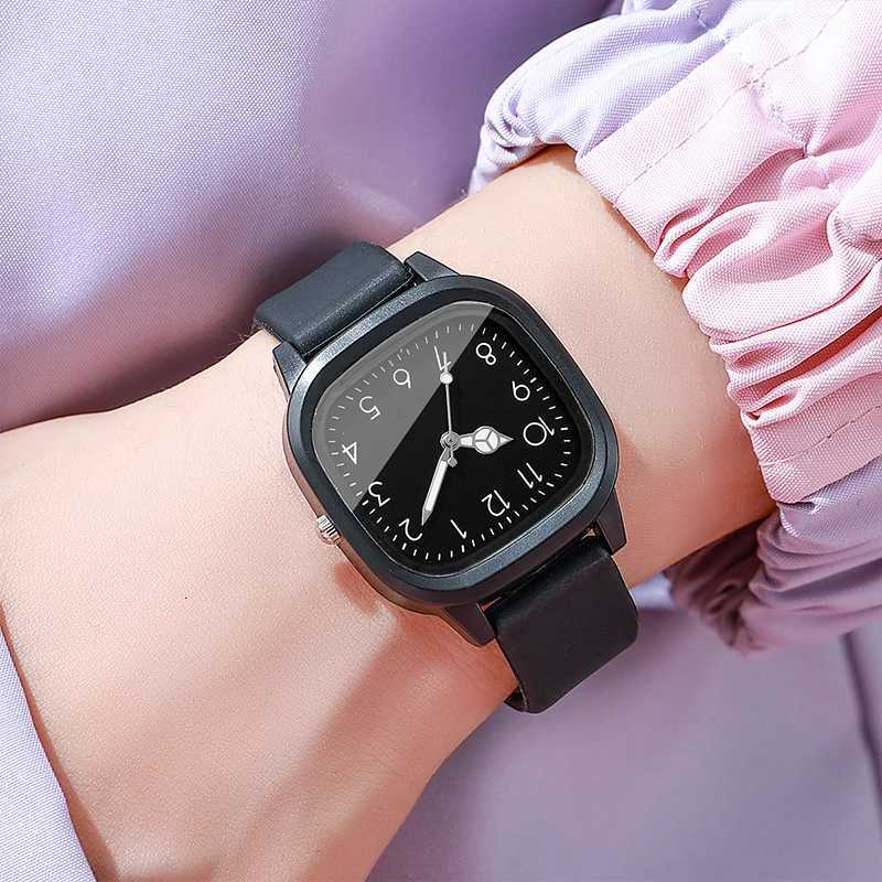Fashion Can Color Sile Band Women es Square Dial Ladies Quartz Wrist for Girls Clock Reloj MujerXJ251021
