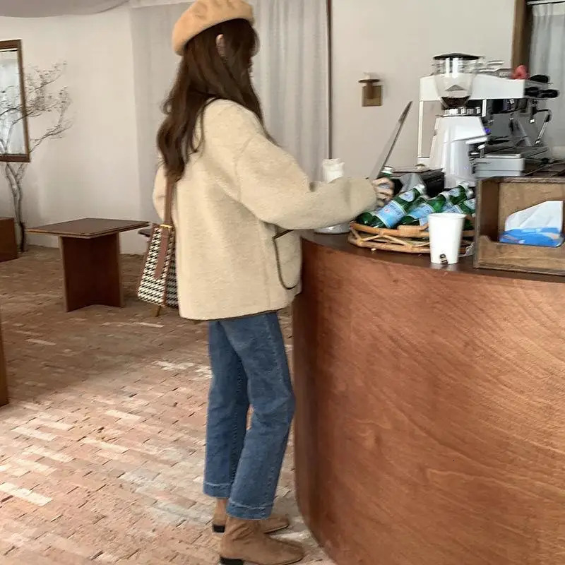 Women Autumn Winter Warm Teddy Coat Berber Fleece Round Collar Short Jacket Plush Outerwear Female Fashion Streetwear Clothes 251021