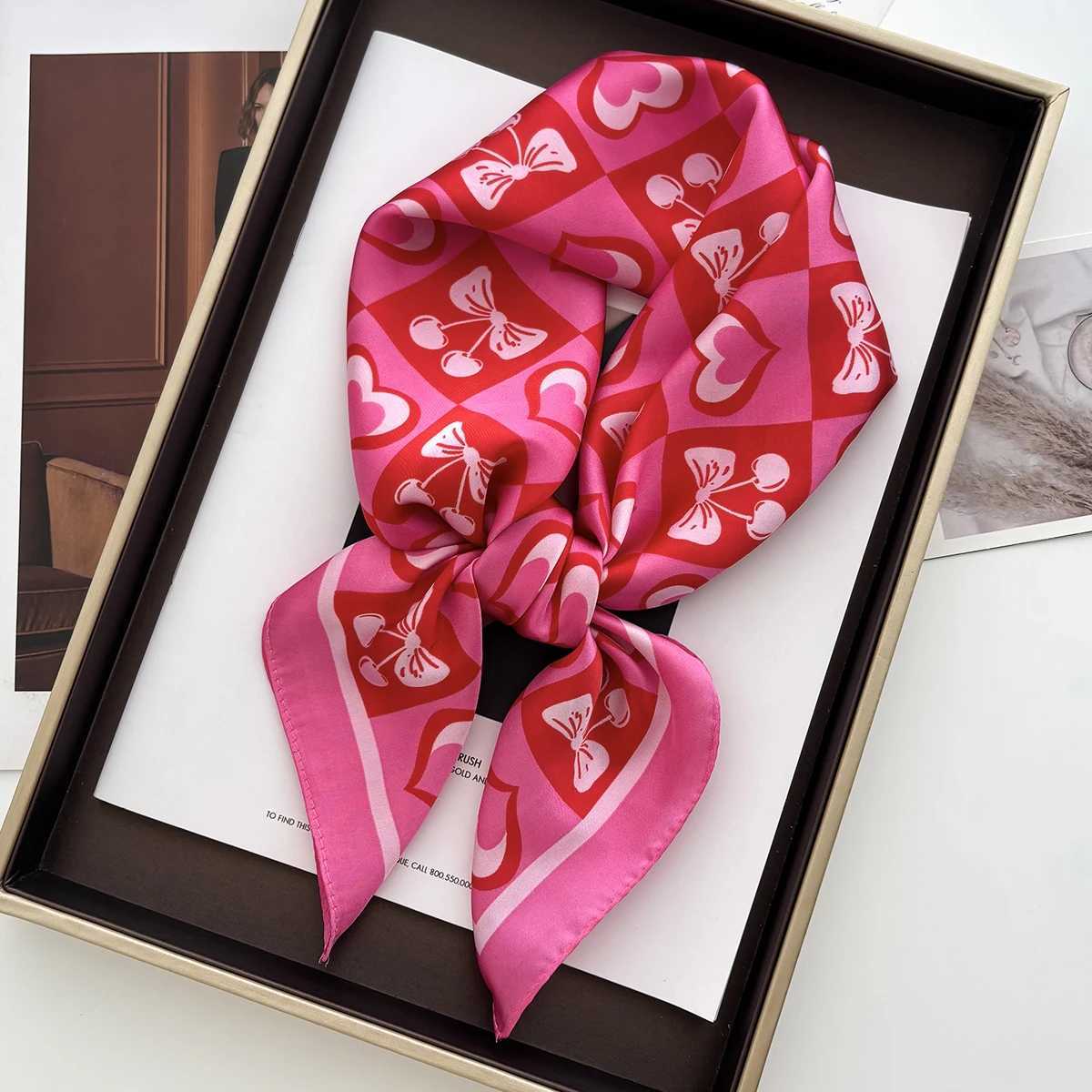 Clock Pattern Luxury Square Scarves Wens Satin Scarf Bandana Neckerchi Neckties Haiands Bags Foard ShawlW251021