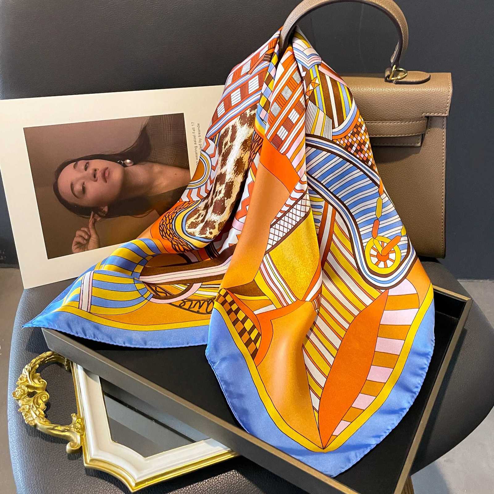 Fashion Scarves for Wen Shawl Print Silk Satin Hijab Scarf Fa Bandana 7070cm Luxury Brand square Shawls Scarfs For LadiesW251021